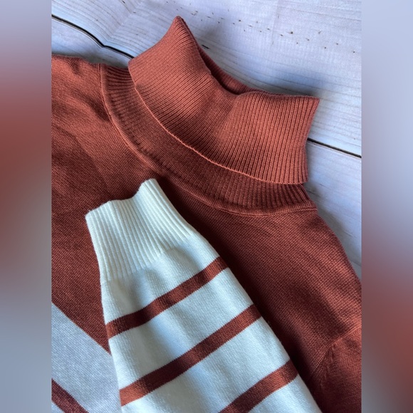 NWT- Sweater - Picture 3 of 4